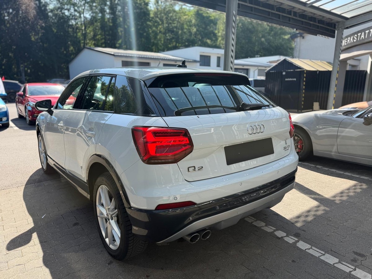 Audi Q2 2.0L TDI 35 TDI S-Line - Vollleder, Carplay, LED, PDC