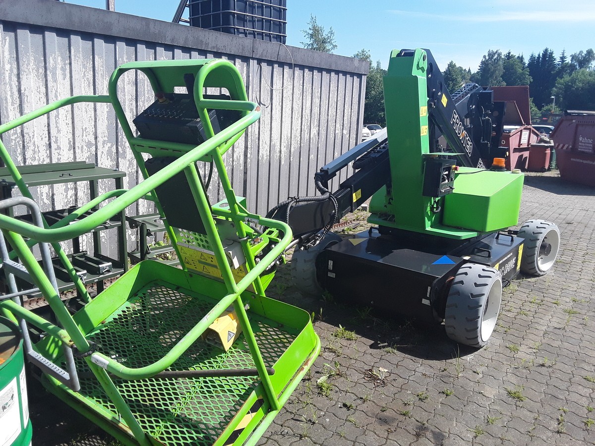 Fronteq Fronteq FBZ12E 13,5 Meter Gelenk- Teleskoparbeitsbühne 