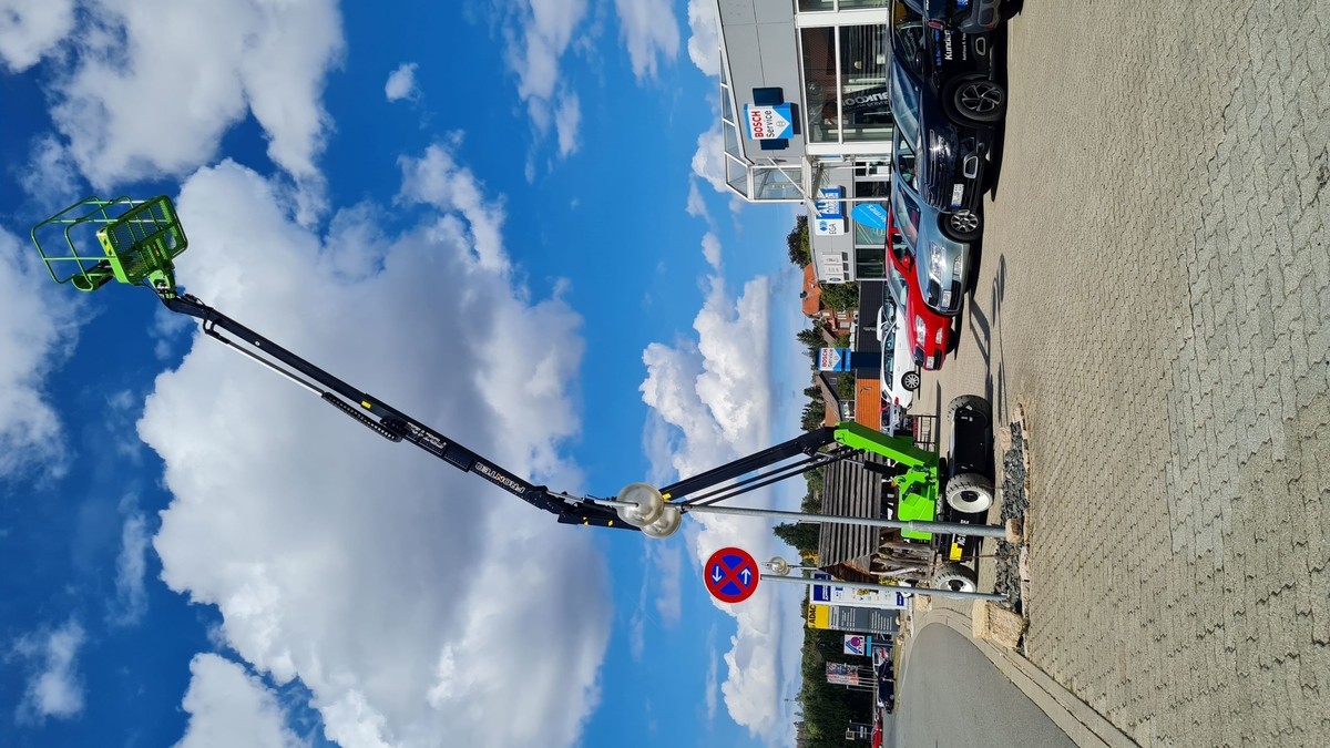 Fronteq Fronteq FBZ12E 13,5 Meter Gelenk- Teleskoparbeitsbühne 