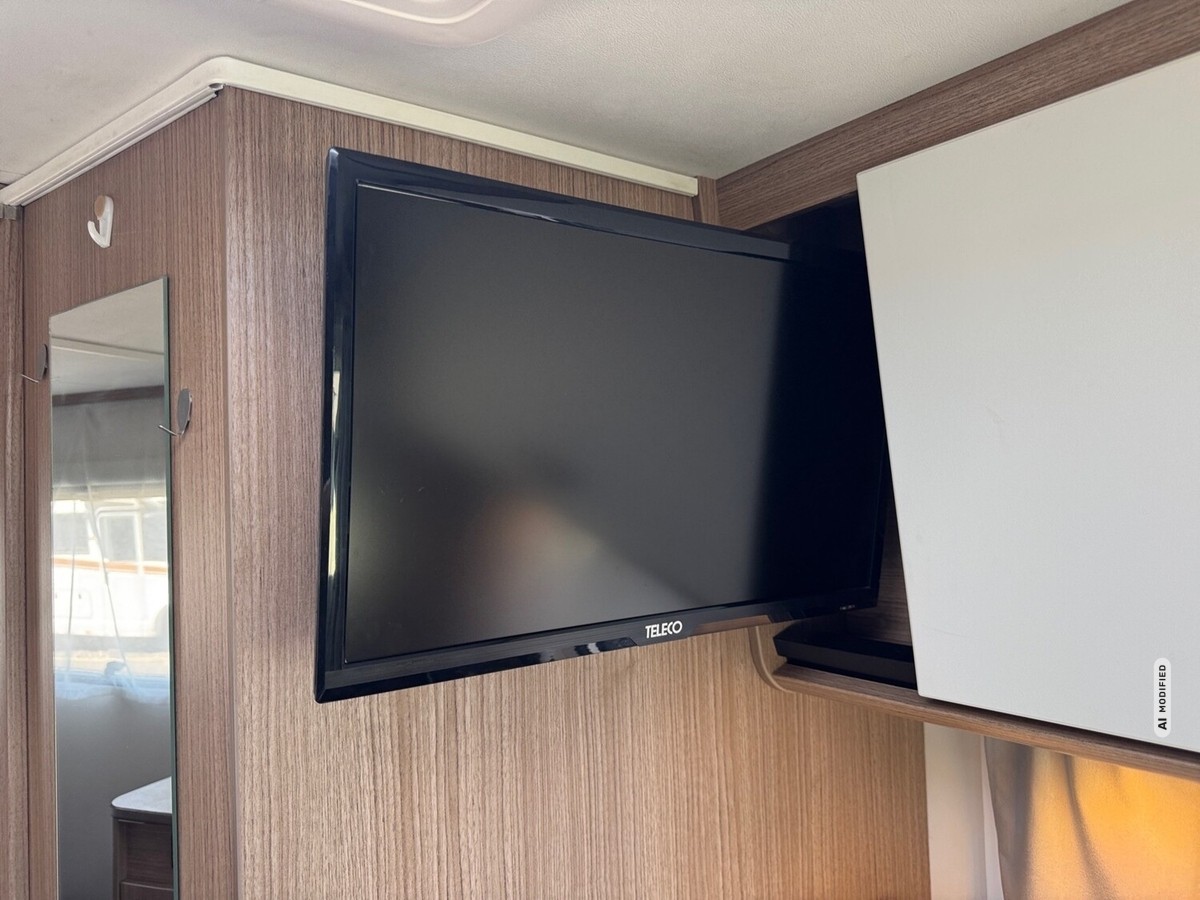 Carado V 339 Queensbett+Solar+Markise+Sat TV