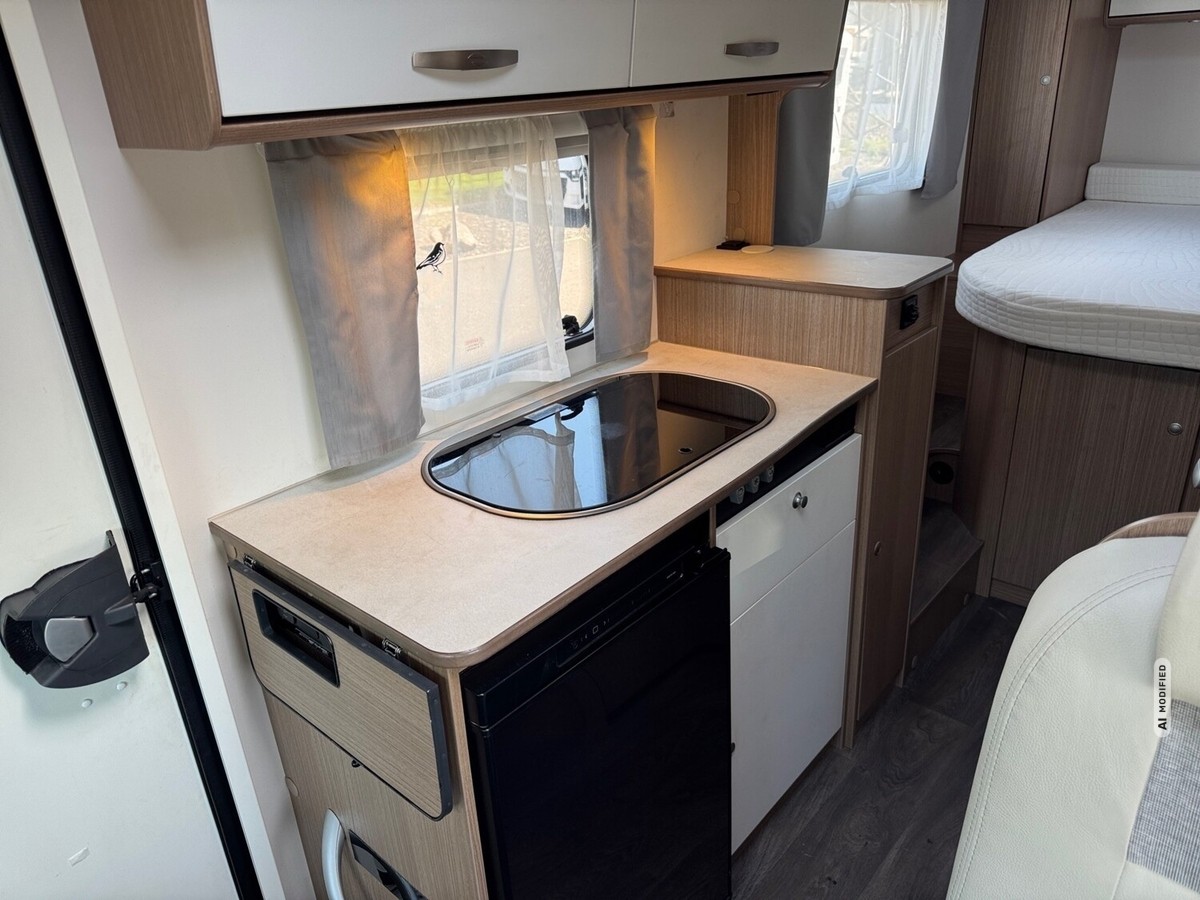 Carado V 339 Queensbett+Solar+Markise+Sat TV