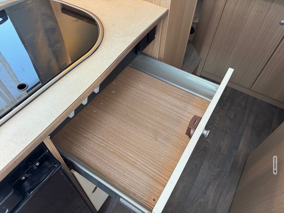 Carado V 339 Queensbett+Solar+Markise+Sat TV