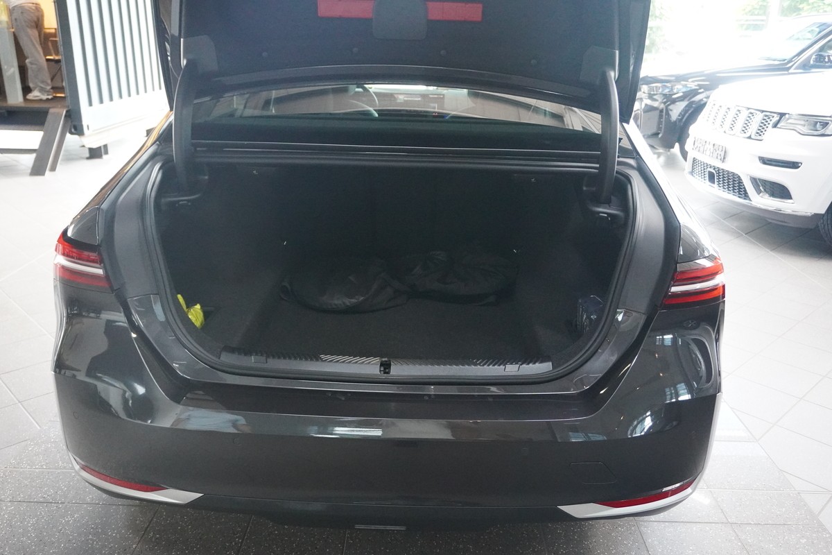 BMW 550 e xDrive LED Pano Live Cockpit Prof. ACC H&K