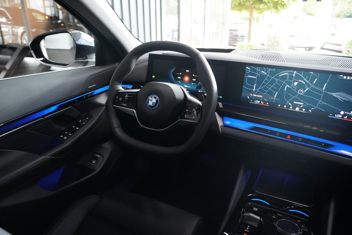 BMW 550 e xDrive LED Pano Live Cockpit Prof. ACC H&K