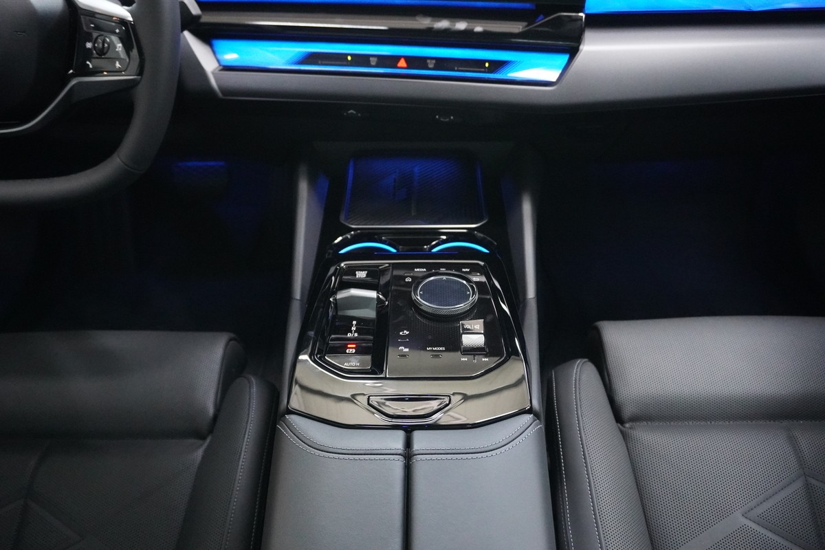 BMW 550 e xDrive LED Pano Live Cockpit Prof. ACC H&K