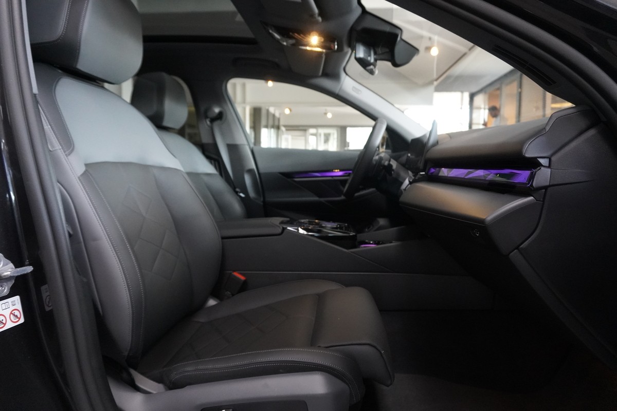 BMW 550 e xDrive LED Pano Live Cockpit Prof. ACC H&K