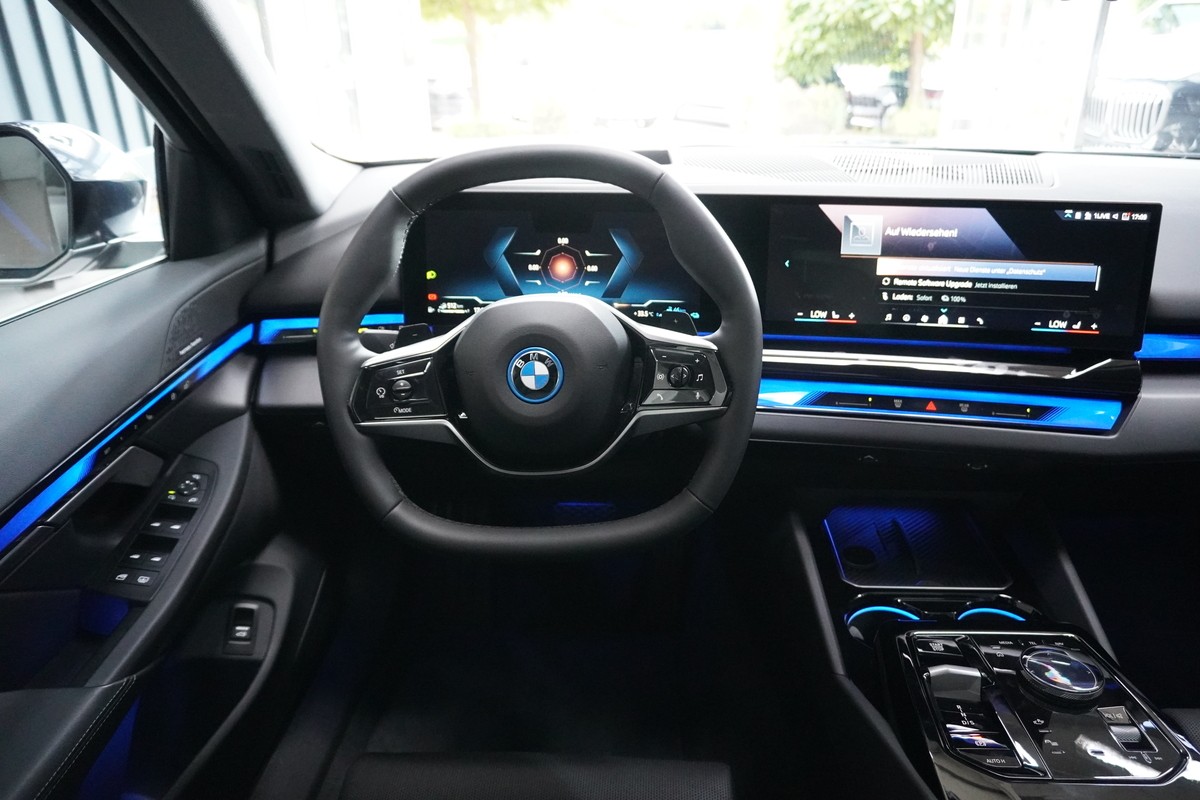 BMW 550 e xDrive LED Pano Live Cockpit Prof. ACC H&K