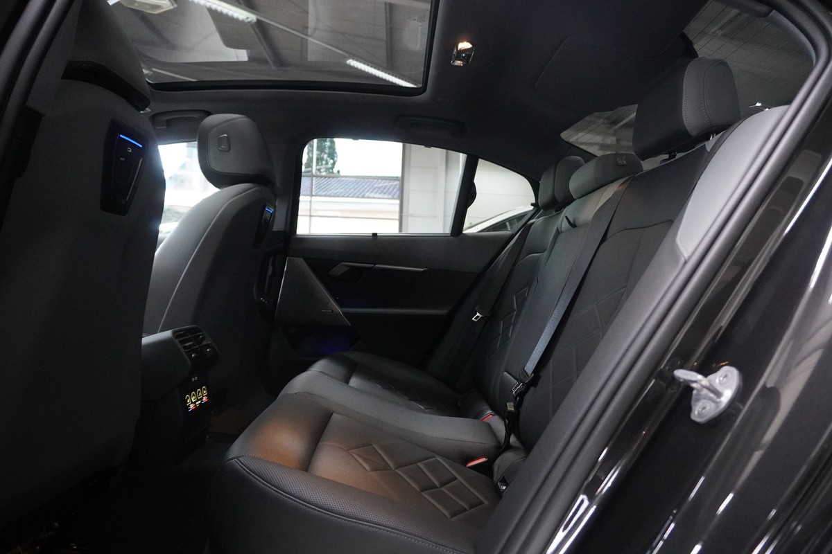 BMW 550 e xDrive LED Pano Live Cockpit Prof. ACC H&K