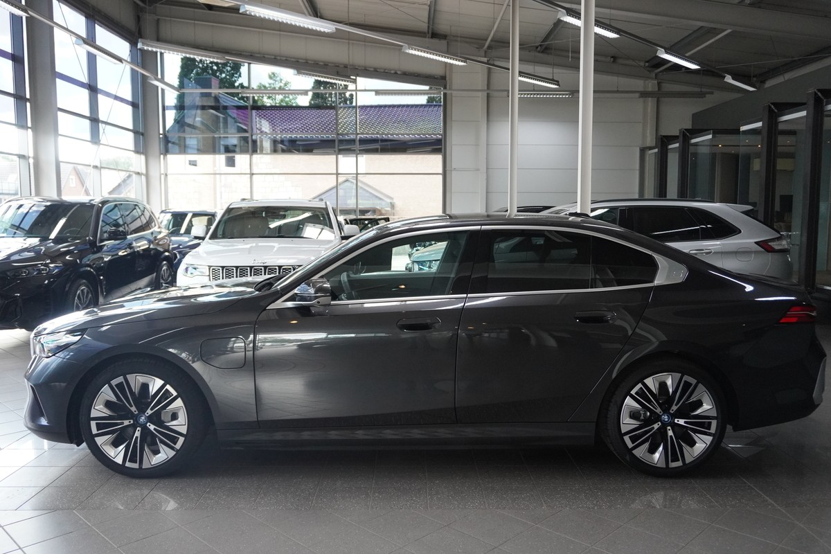 BMW 550 e xDrive LED Pano Live Cockpit Prof. ACC H&K