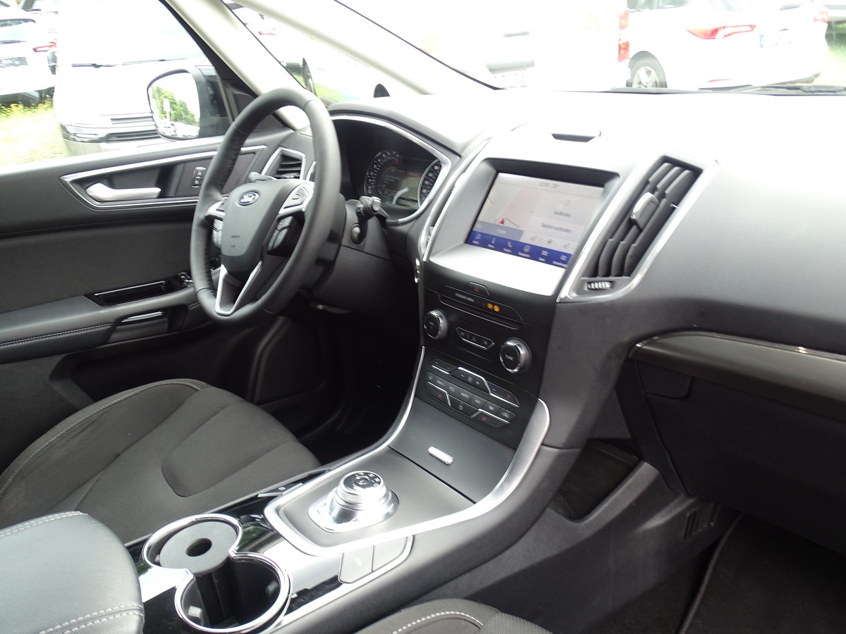 Ford S-Max 2.5 Duratec FHEV Hybrid Titanium 