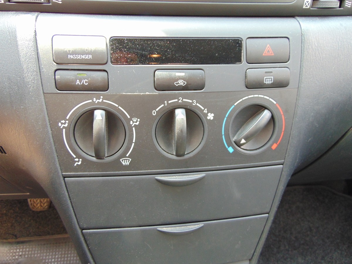 Toyota Corolla 1.4 Luna - Klimaanlage - Zentral - e.Fenster
