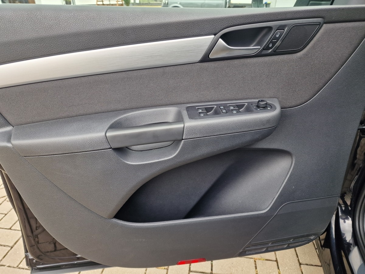 Volkswagen Sharan  Navi*Sitzheiz*R-Cam*Steuerkette neu !!!