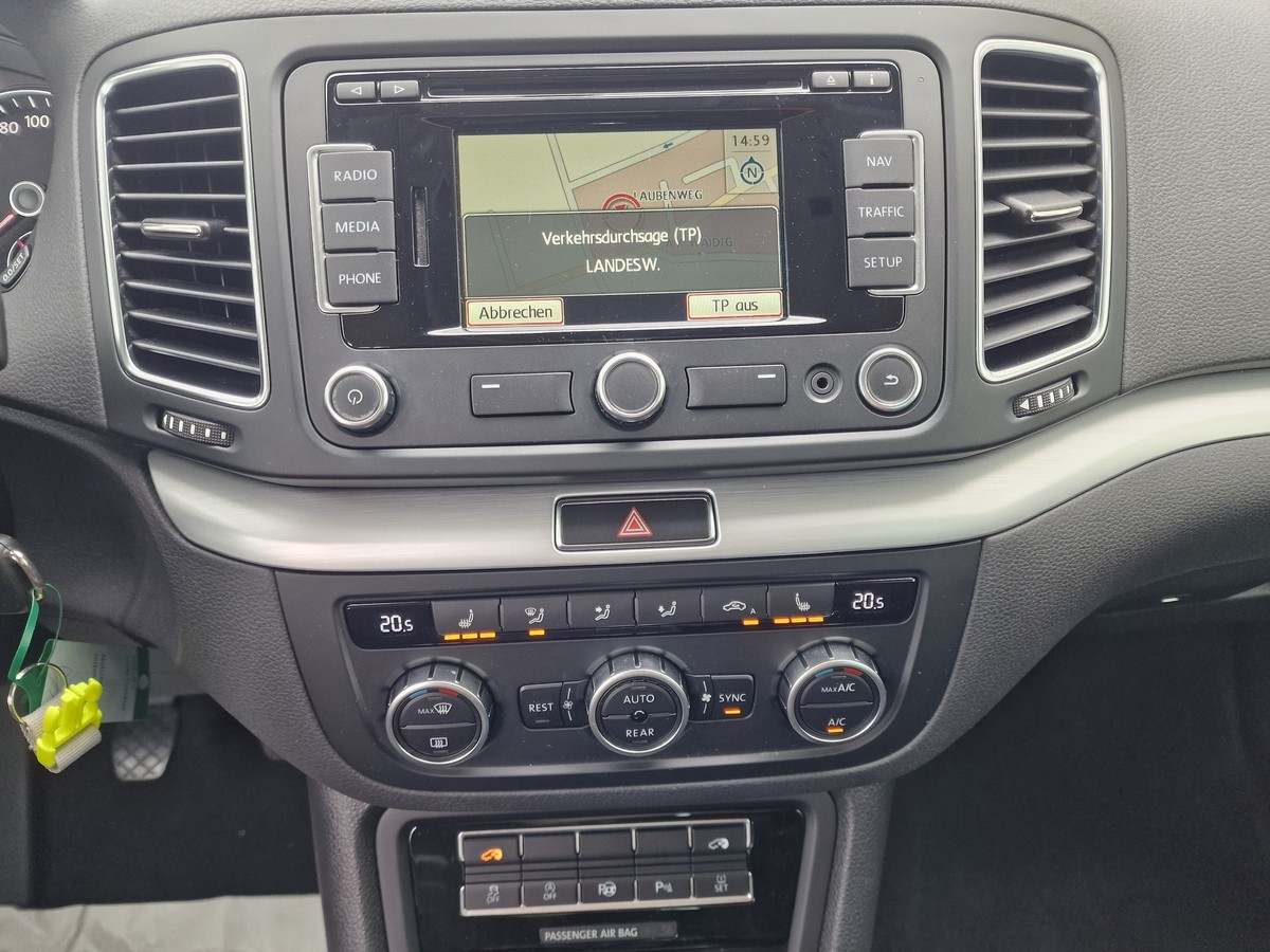 Volkswagen Sharan  Navi*Sitzheiz*R-Cam*Steuerkette neu !!!