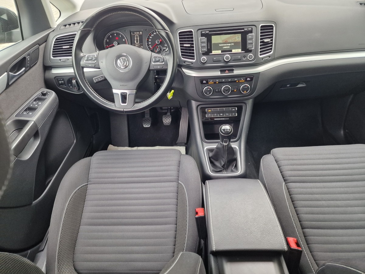 Volkswagen Sharan  Navi*Sitzheiz*R-Cam*Steuerkette neu !!!