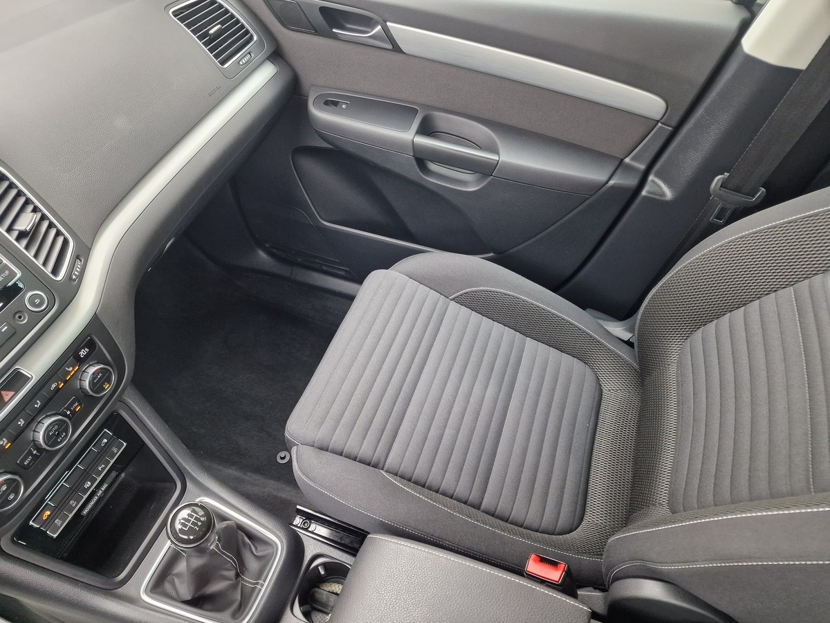 Volkswagen Sharan  Navi*Sitzheiz*R-Cam*Steuerkette neu !!!