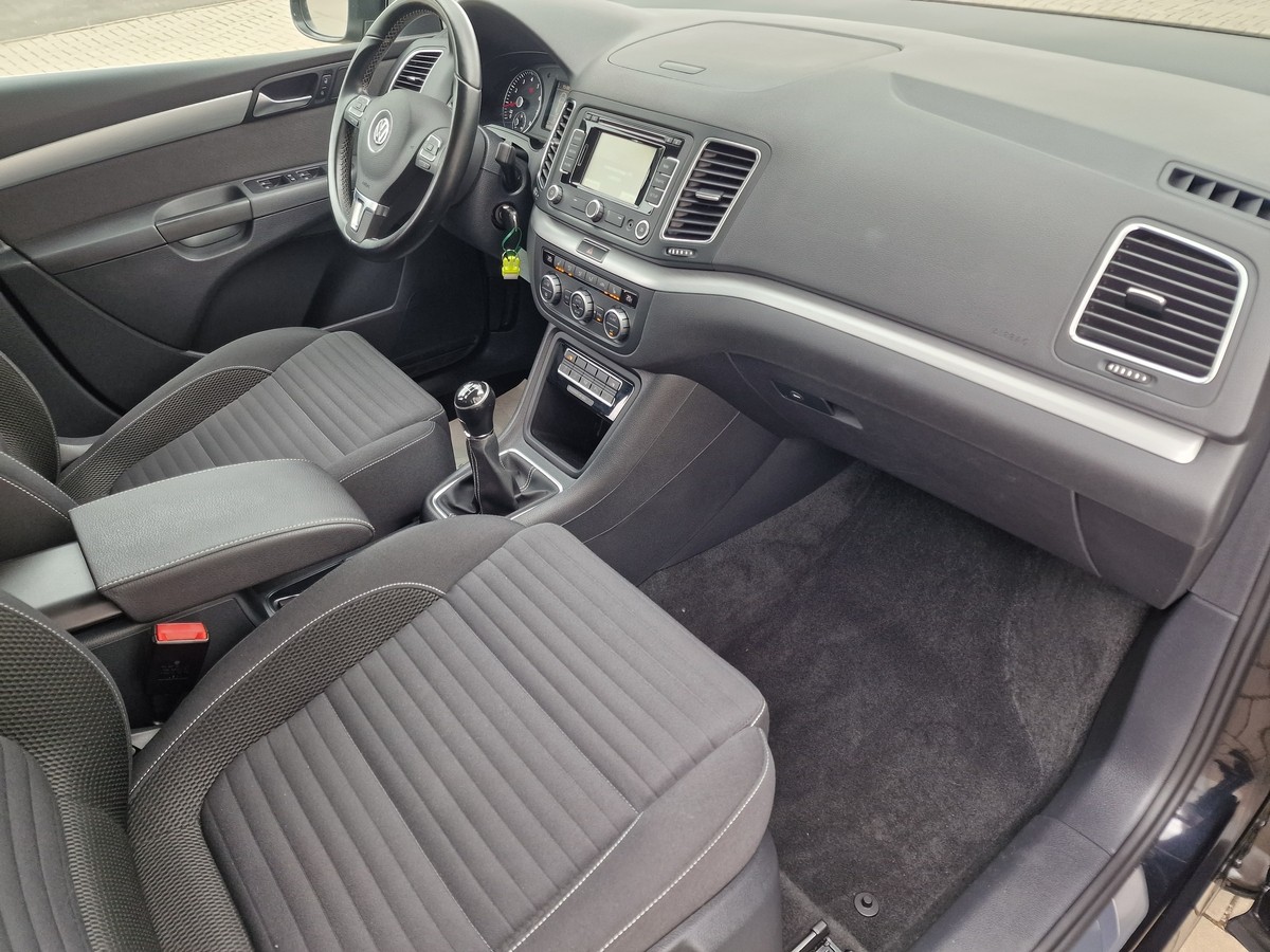 Volkswagen Sharan  Navi*Sitzheiz*R-Cam*Steuerkette neu !!!