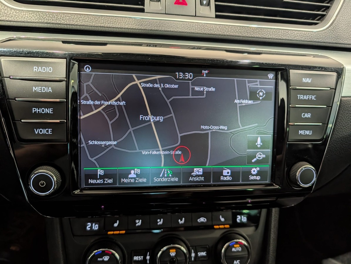Skoda Superb Combi 1.4TSI Bi-Xenon Navi App Canton