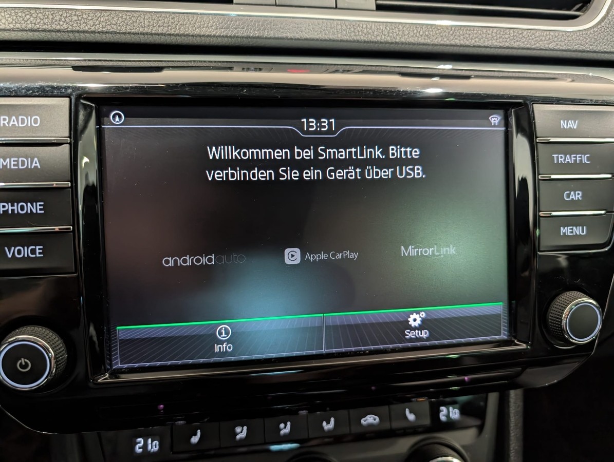 Skoda Superb Combi 1.4TSI Bi-Xenon Navi App Canton