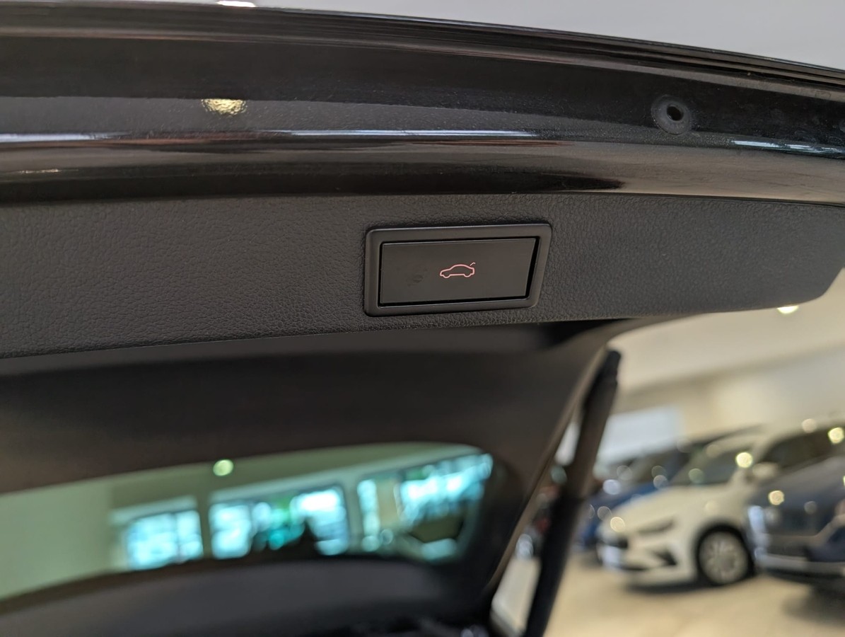 Skoda Superb Combi 1.4TSI Bi-Xenon Navi App Canton