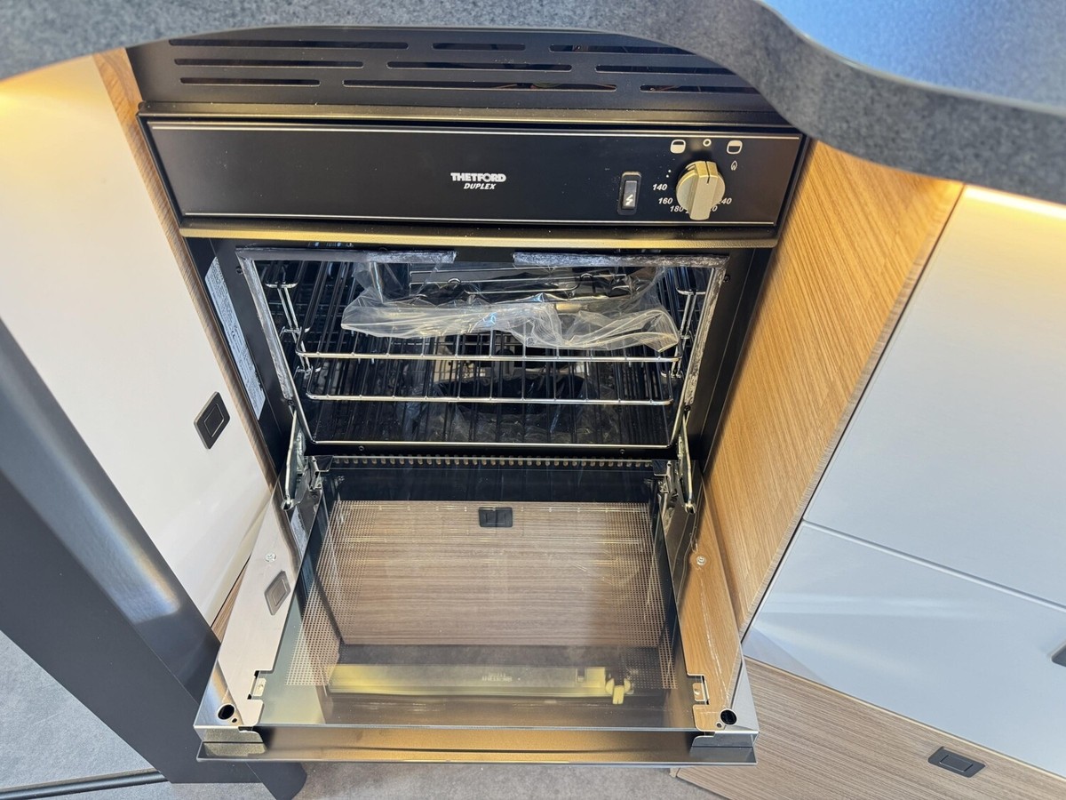 Malibu T 450 RB LE  Lithium+Markise+Backofen+ACC
