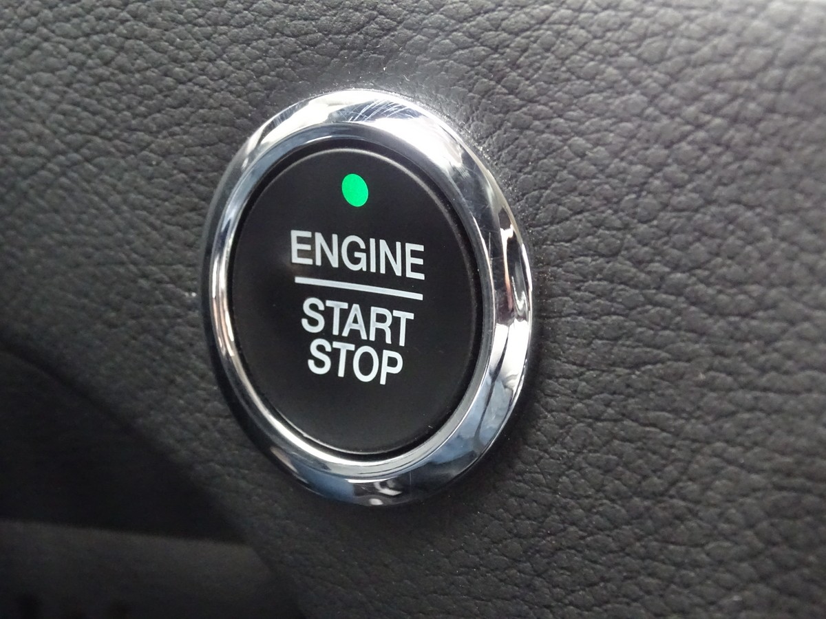 Ford S-Max 2.5 Duratec FHEV Hybrid Titanium 