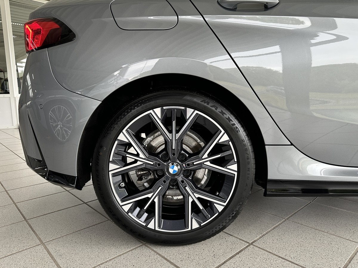 BMW 120 M Sport LED AHK HUD Sportsitze Kamera Alcantara