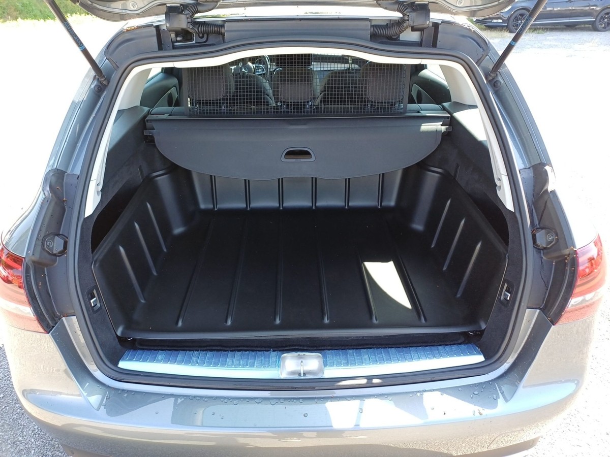 Mercedes-Benz C 180 T Avantgarde LED PDC Kamera Allwetter Navi App