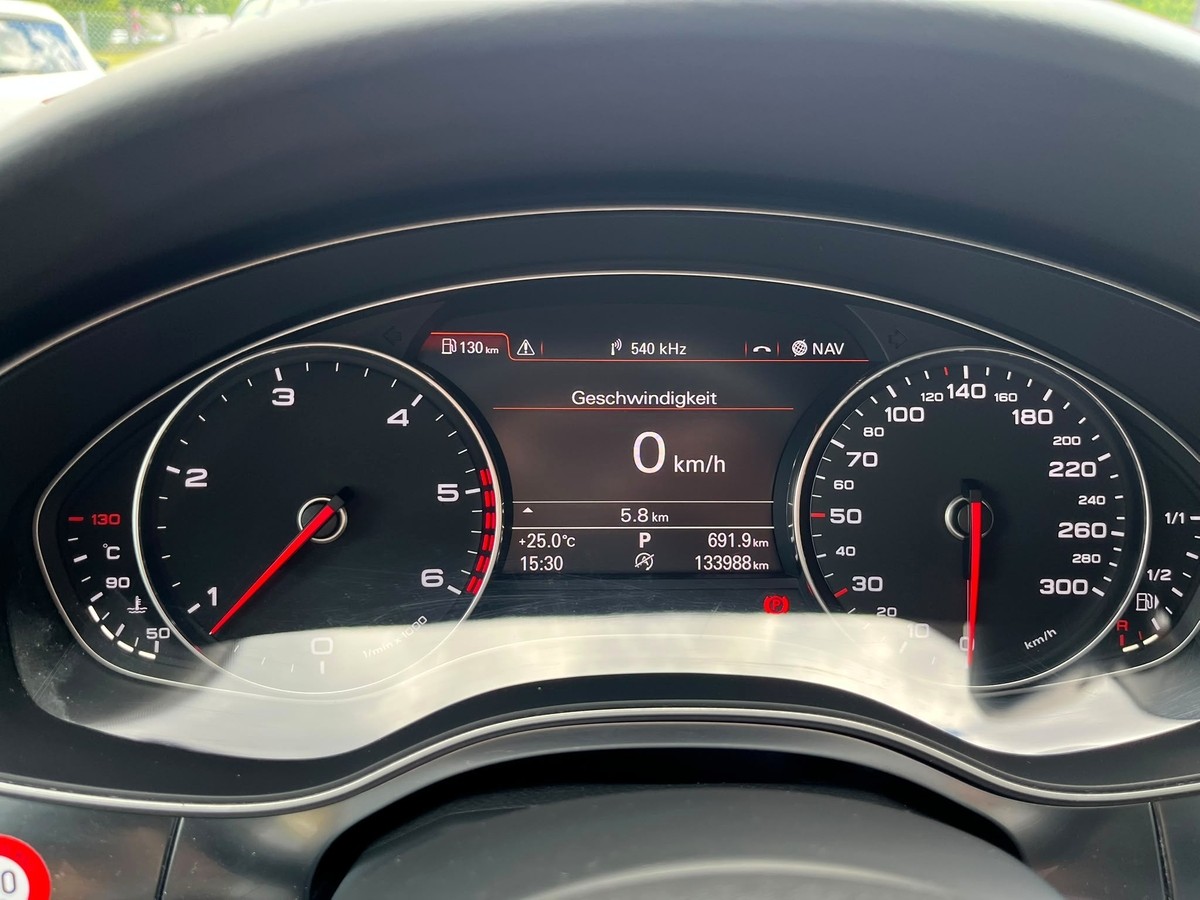 Audi A6 Avant 3.0 TDI Quattro*S-Line*Pano*AHK*2. Hand*