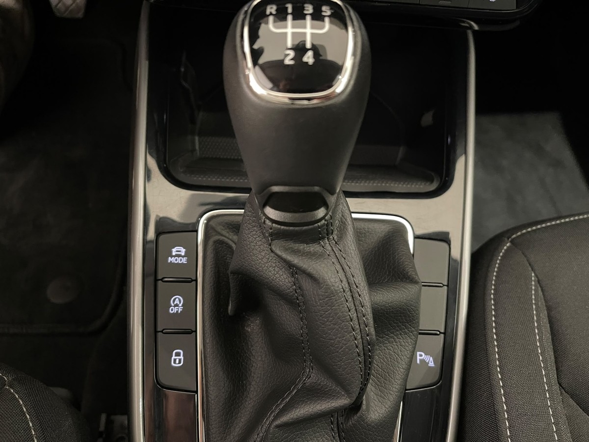 Skoda Fabia 1.0TSI LED Kamera 5J Garantie