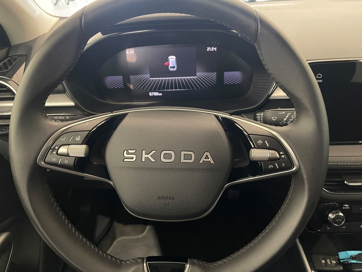 Skoda Fabia 1.0TSI LED Kamera 5J Garantie