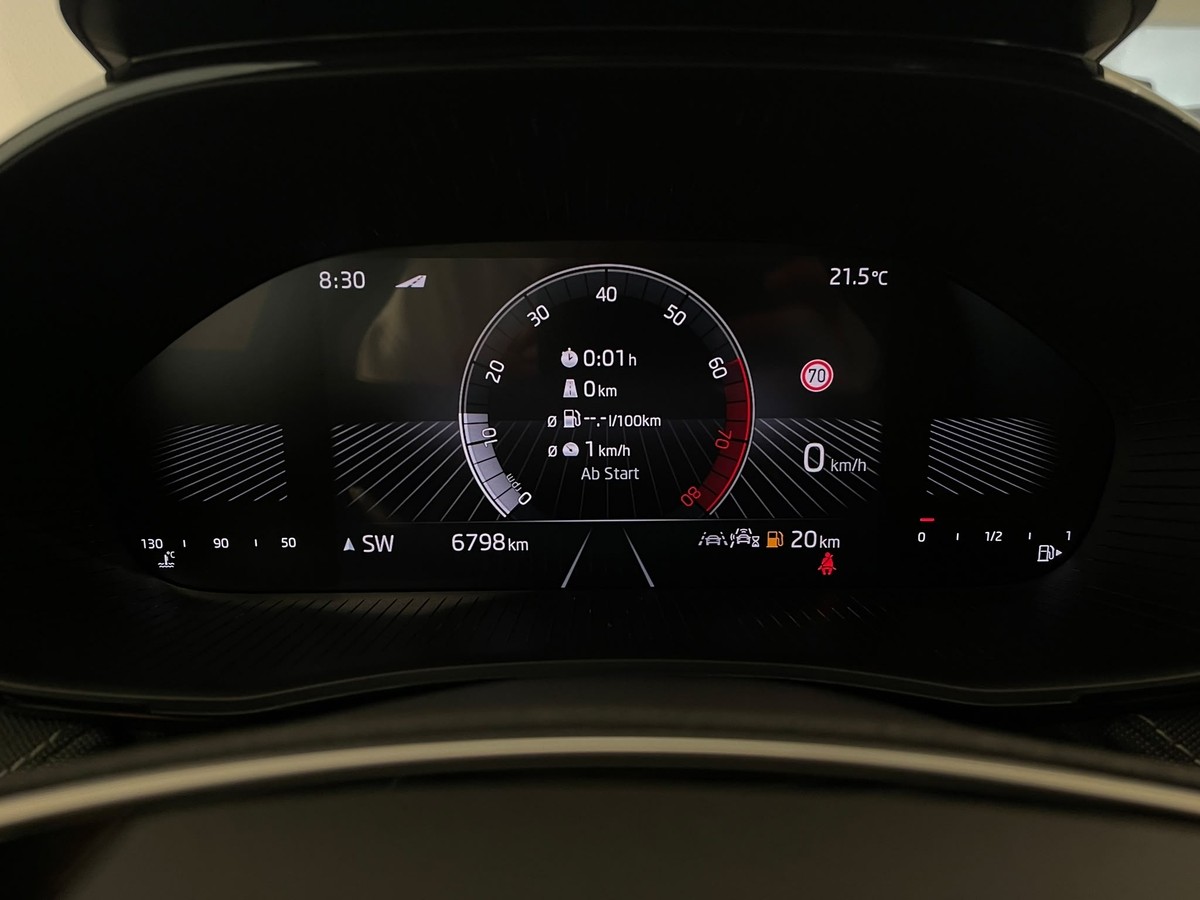 Skoda Fabia 1.0TSI LED Kamera 5J Garantie