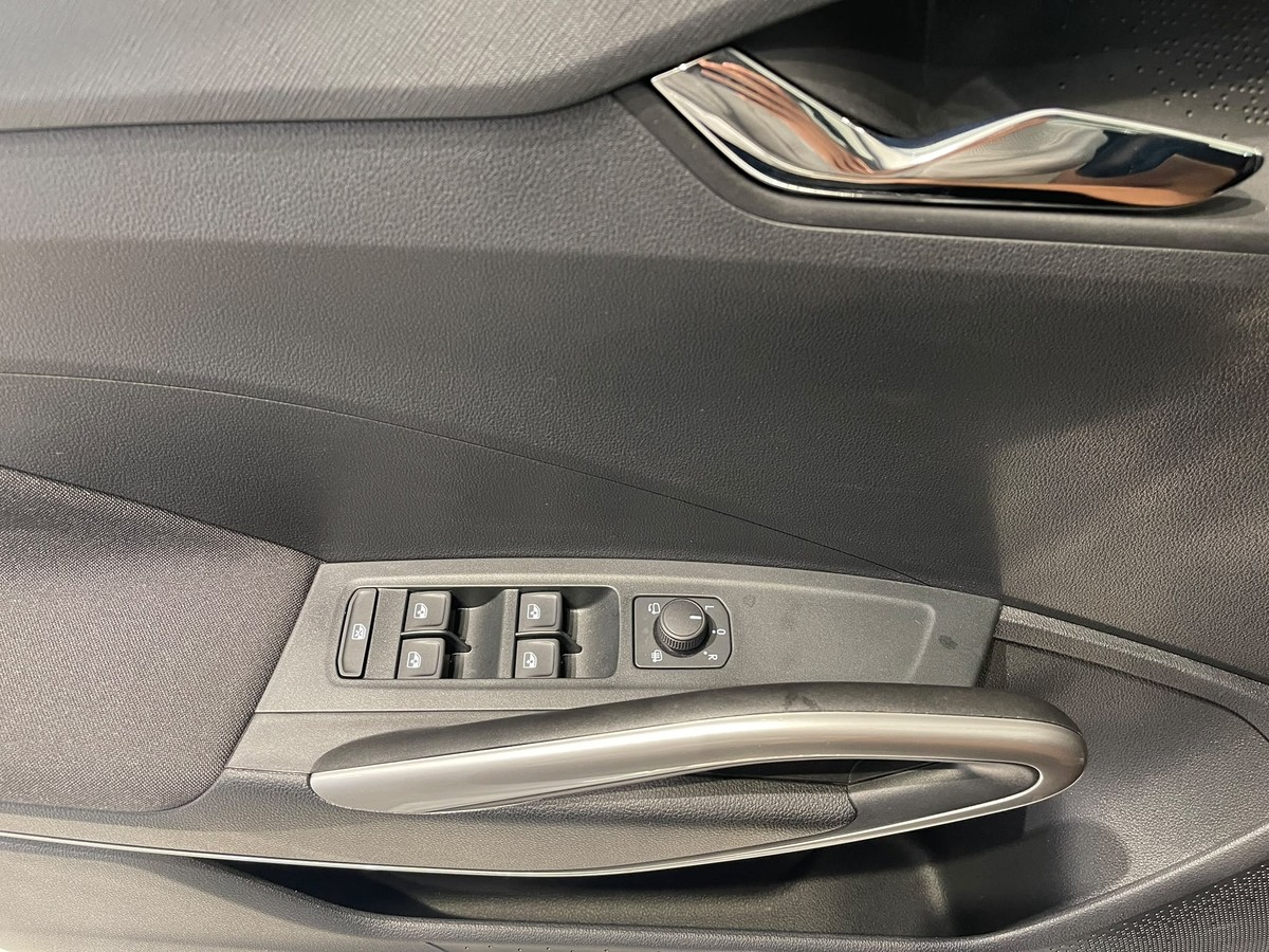 Skoda Fabia 1.0TSI LED Kamera 5J Garantie