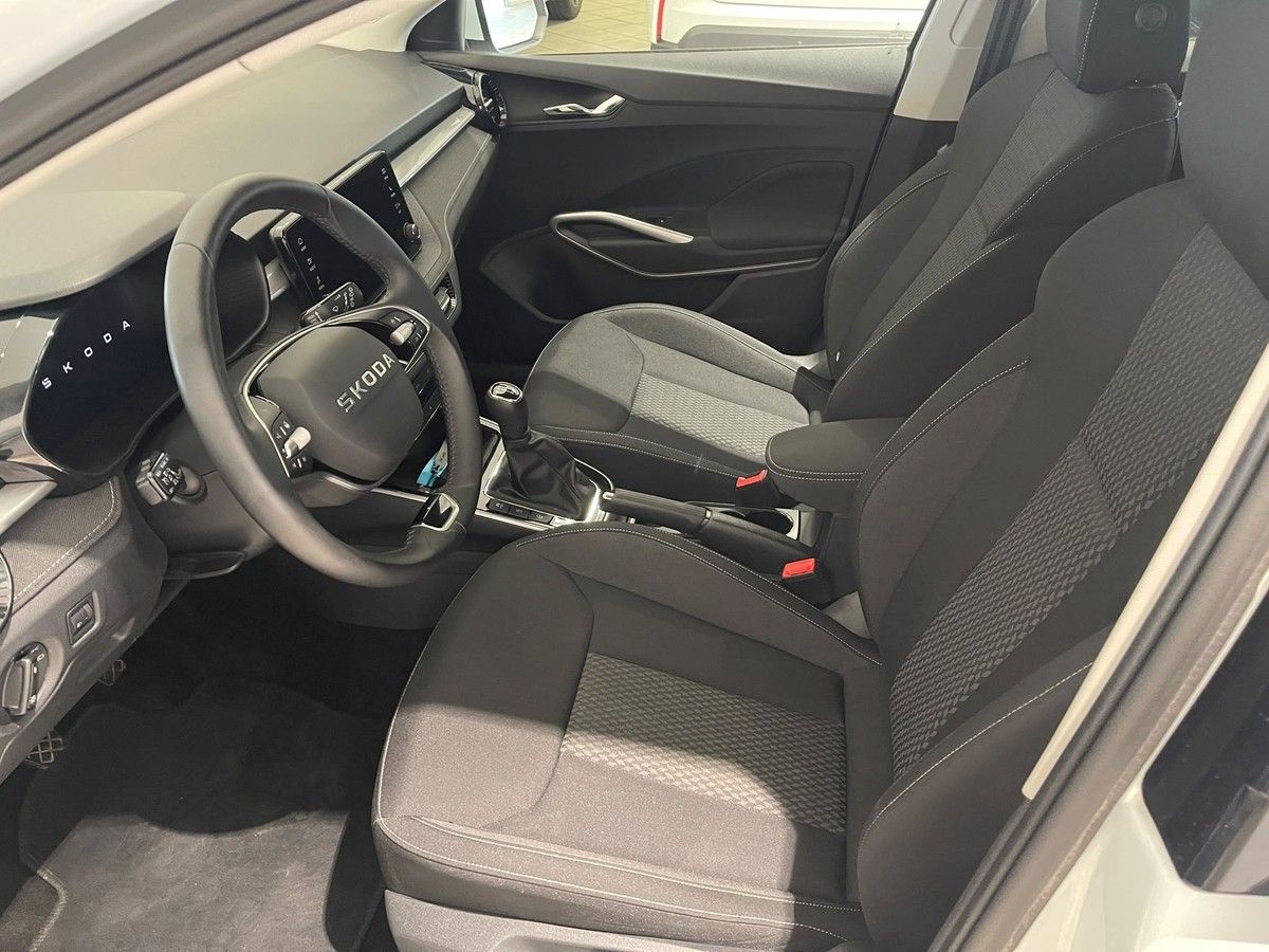 Skoda Fabia 1.0TSI LED Kamera 5J Garantie