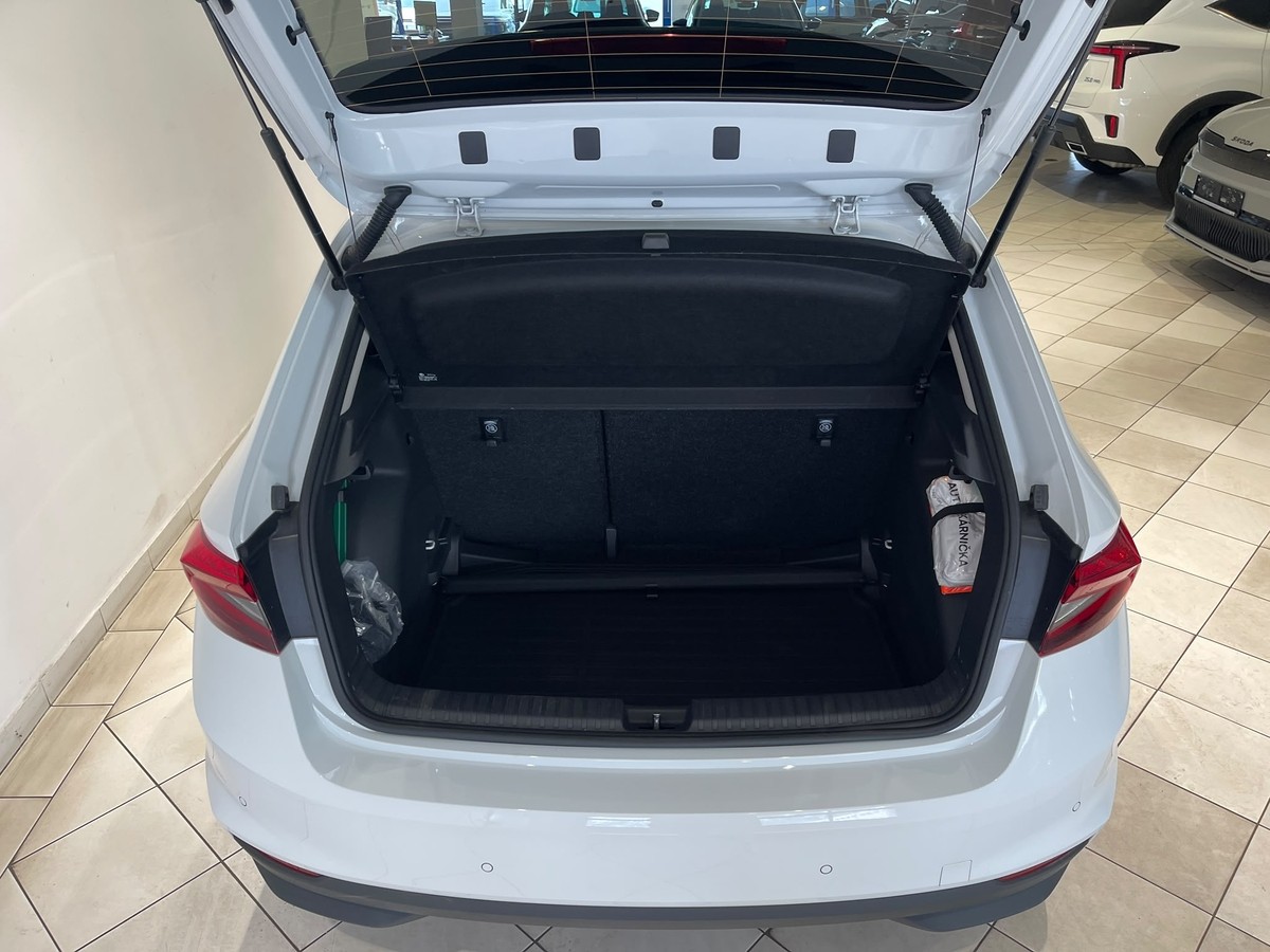 Skoda Fabia 1.0TSI LED Kamera 5J Garantie