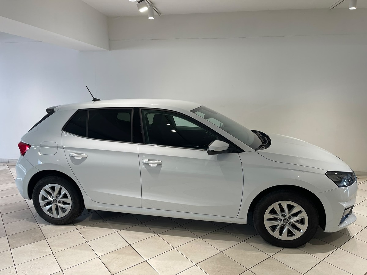 Skoda Fabia 1.0TSI LED Kamera 5J Garantie