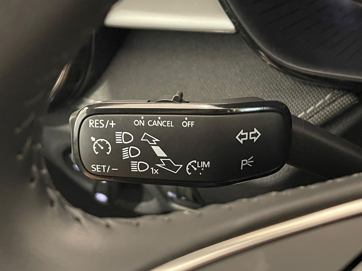 Skoda Fabia 1.0TSI LED Kamera 5J Garantie