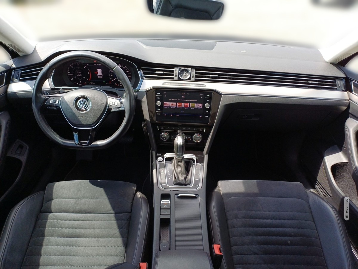 Volkswagen Passat Variant 2.0 TDI 4Motion BMT Highline AHK Massage Navi