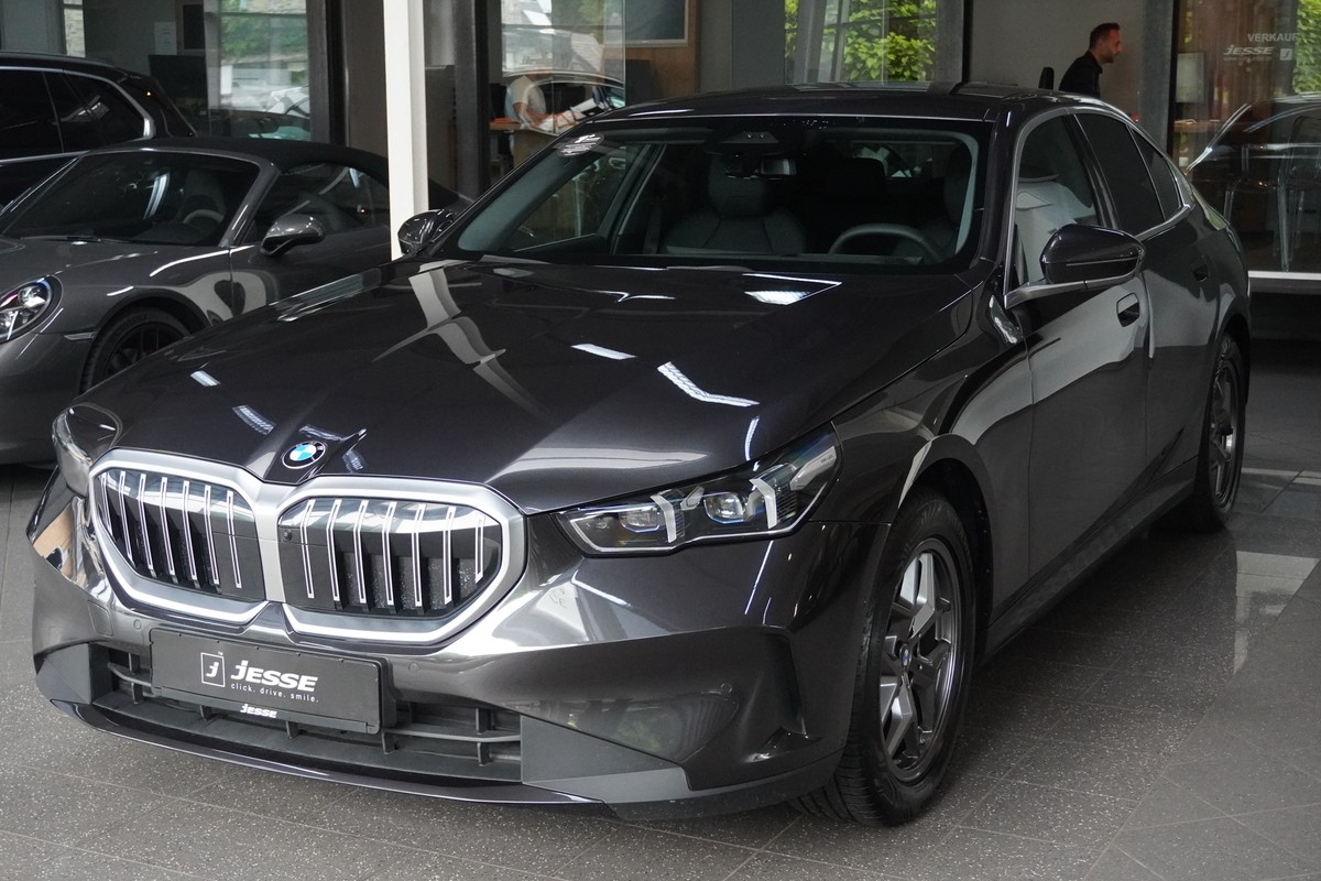 BMW 520 d LED HUD Gestik 360* H&K