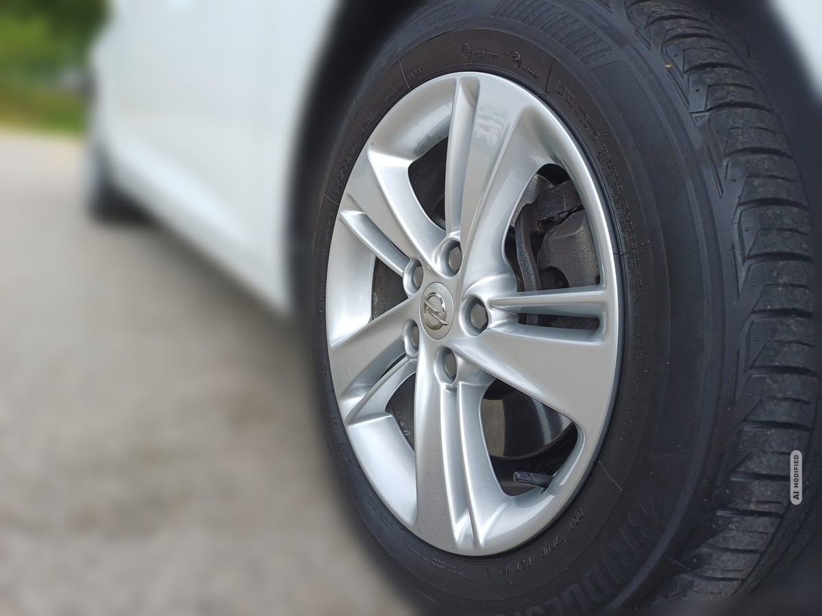 Opel Insignia 2.0 CDTI Business Edition AHK Parklenkass. Sitzh. 
