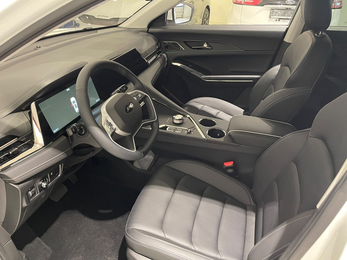 JAC JS8 Pro Automatik 7Sitzer PANO Garantie APP
