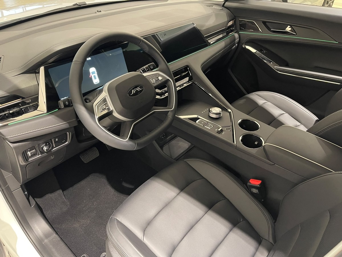 JAC JS8 Pro Automatik 7Sitzer PANO Garantie APP