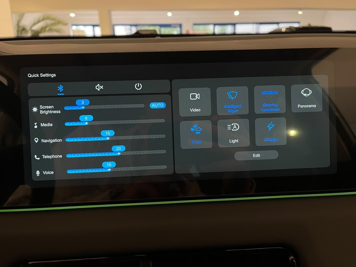 JAC JS8 Pro Automatik 7Sitzer PANO Garantie APP