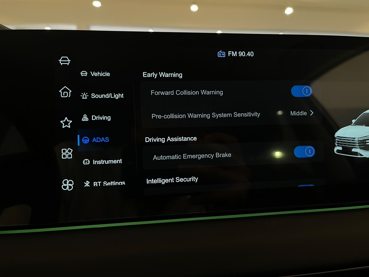 JAC JS8 Pro Automatik 7Sitzer PANO Garantie APP
