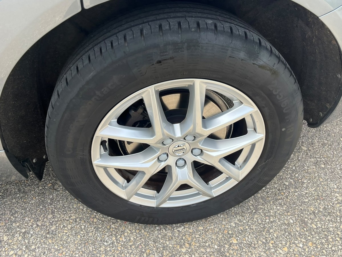 Volvo XC60 D5 AWD Momentum*360°-Kamera*AHK*Sitzheizung v+h*