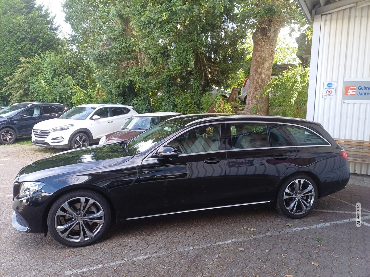 Mercedes-Benz E 200 T Avantgarde 4Matic AHK*LED*NAVI*KAMERA*SHZ*PTS*