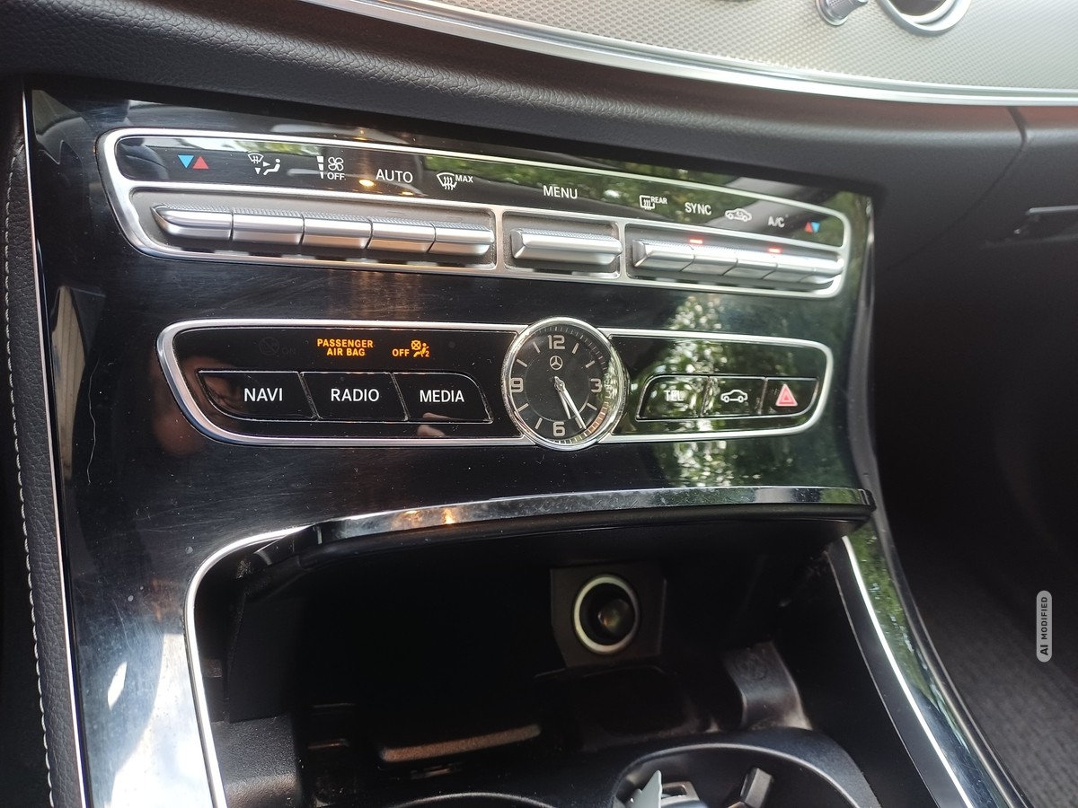 Mercedes-Benz E 200 T Avantgarde 4Matic AHK*LED*NAVI*KAMERA*SHZ*PTS*