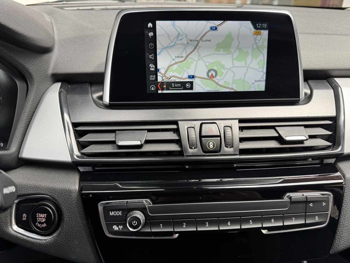 BMW 218 Active Tourer 2er Active Tourer - 218i Advantage 