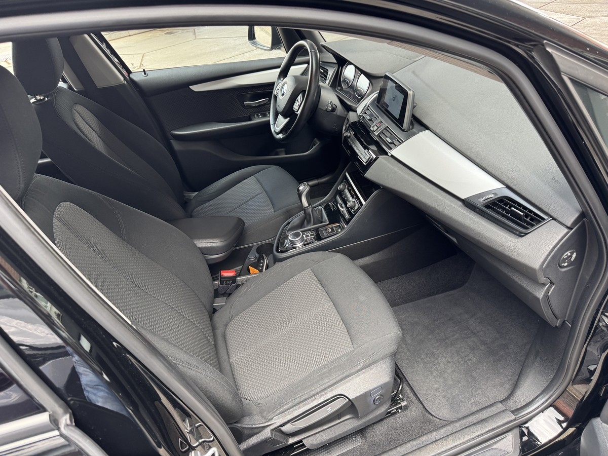 BMW 218 Active Tourer 2er Active Tourer - 218i Advantage 