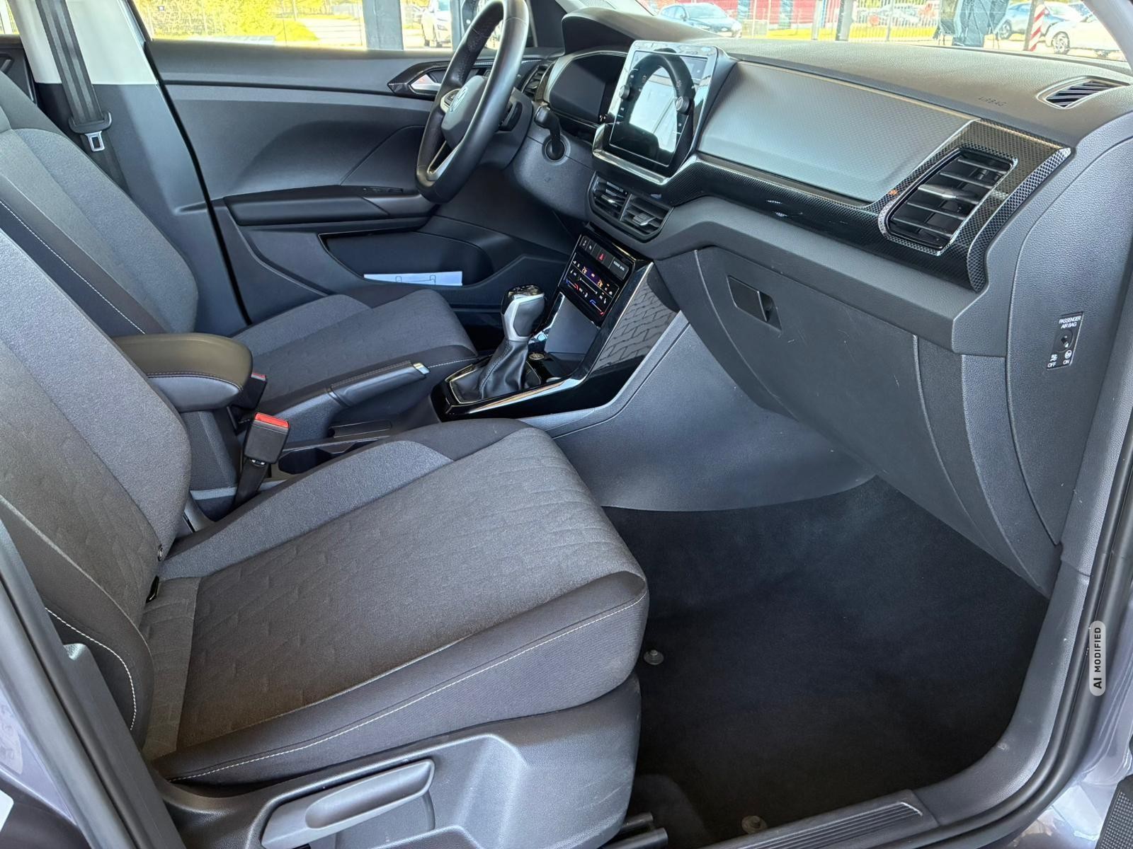 Volkswagen T-Cross Life 1.0 TSI DSG / Matrix-LED / ACC / Kamera / Shz vorne / Apple Carplay