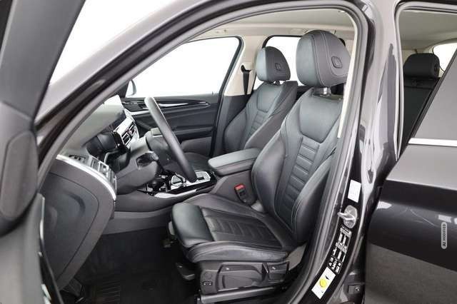 BMW X3 20d xDrive, Laser, AHK, Kamera, Navi, Leder, 19-Zo